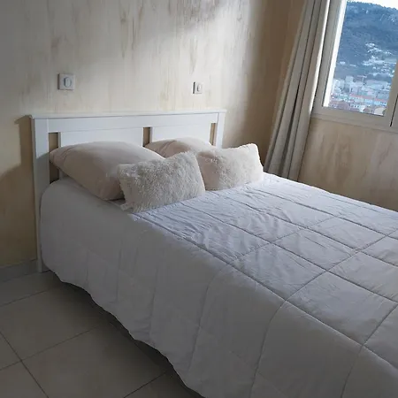 Apartamento 4 Pieces Avec Vue Et Stationnement Prive A *